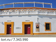 Spain, Andalusia, Sevilla, Plaza de Toros de la Real Maestranza de Caballeria de Sevilla, the Baroque facade of the bullring. Стоковое фото, агентство BE&W Photo / Фотобанк Лори