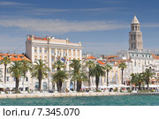 Croatia, Split, Riva Promenade, Bell tower, Italian and British embassy and consulates in Split Croatia. Стоковое фото, агентство BE&W Photo / Фотобанк Лори