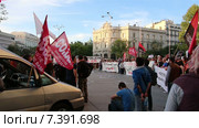 Люди протестуют на улице в Мадриде. Испания (2015 год). Редакционное видео, видеограф Мальцев Артур / Фотобанк Лори