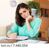 Crying woman reading documents. Стоковое фото, фотограф Яков Филимонов / Фотобанк Лори