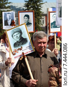 Акция "Бессмертный полк" на Алтае. Тальменка (2015 год). Редакционное фото, фотограф Марина Орлова / Фотобанк Лори