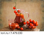 Кувшин с томатным соком и помидоры. Стоковое фото, фотограф Татьяна Назмутдинова / Фотобанк Лори