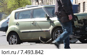 Автомобиль после аварии на перекрестке, лобовое столкновение (2015 год). Редакционное видео, видеограф Кекяляйнен Андрей / Фотобанк Лори