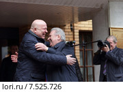Генеральный директор предприятия «Софрино» Евгений Алексеевич Пархаев принимает официальные поздравления от губернатора Нижегородской области Валерия Шанцева (2015 год). Редакционное фото, фотограф Дмитрий Неумоин / Фотобанк Лори