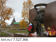 Нарьян-Мар, памятник участникам локальных войн и вооруженных конфликтов (2010 год). Редакционное фото, фотограф Елена Боброва / Фотобанк Лори