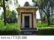 Старый индуистский храм в Кушинагаре, Индия (2013 год). Стоковое фото, фотограф Светлана Колобова / Фотобанк Лори