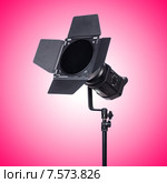 Studio light stand against the gradient. Стоковое фото, фотограф Elnur / Фотобанк Лори