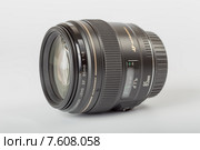 Объектив Canon EF 85 F1,8 (2015 год). Редакционное фото, фотограф Юрий Шурчков / Фотобанк Лори