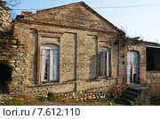 Старый каменный дом в Телави. Регион Кахетия, Грузия (2015 год). Стоковое фото, фотограф Юлия Батурина / Фотобанк Лори