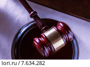 Wooden gavel. Стоковое фото, фотограф Ярочкин Сергей / Фотобанк Лори