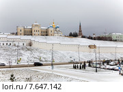Вид на Казанский кремль со стороны улицы Батурина (2014 год). Редакционное фото, фотограф Сергей Лаврентьев / Фотобанк Лори