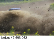 Пыль проглотила автомобиль (2015 год). Стоковое фото, фотограф Анатолий Матвейчук / Фотобанк Лори