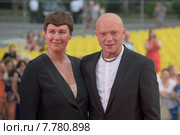Продюсер Наталья Мокрицкая и актер Андрей Смоляков. Закрытие XXVI Открытого российского кинофестиваля "Кинотавр" (2015 год). Редакционное фото, фотограф Екатерина Лызлова / Фотобанк Лори