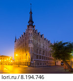 Evening view of The Casa de los Botines in Leon. Стоковое фото, фотограф Яков Филимонов / Фотобанк Лори