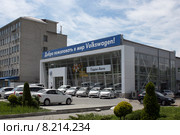 Автосалон Фольксваген, Гедон-Авто (Volkswagen), Краснодар (2015 год). Редакционное фото, фотограф Юлия Ухина / Фотобанк Лори