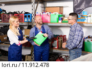 Troubleshooters and superviser at storage. Стоковое фото, фотограф Яков Филимонов / Фотобанк Лори