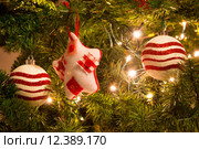 christmas tree with ornaments balls. Стоковое фото, фотограф Nicola Galiero / PantherMedia / Фотобанк Лори