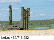 Зенитно-ракетный комплекс семейства С-300 на Международном военно-техническом форуме АРМИЯ-2015 на полигоне Алабино в Московской области. Редакционное фото, фотограф Игорь Долгов / Фотобанк Лори