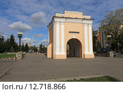 Тарские ворота в городе Омске (2015 год). Редакционное фото, фотограф Алексей Гусев / Фотобанк Лори