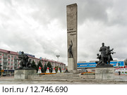 Памятник партизанам в Брянске (2015 год). Редакционное фото, фотограф Сергей Лаврентьев / Фотобанк Лори