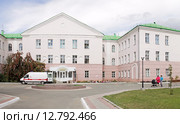 Курганская областная клиническая больница. Пятый корпус. Город Курган (2012 год). Редакционное фото, фотограф Сергей Тюленев / Фотобанк Лори