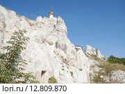 Пещерная церковь Рождества Иоанна Предтечи (Малые Дивы). Свято-Успенский Дивногорский мужской монастырь. Лискинский район, Воронежская область (2015 год). Стоковое фото, фотограф stargal / Фотобанк Лори