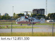 Вертолет Kamov Ka-32A11BC "Николай Майданов" (RF-32803) МЧС России на стоянке вертолетного клуба "Хелидрайв". Санкт-Петербург (2015 год). Редакционное фото, фотограф Виктор Карасев / Фотобанк Лори