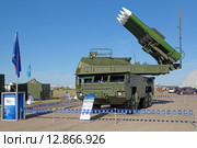 Самоходный зенитный ракетный комплекс средней дальности "Бук-М2Э" на Международном авиационно-космическом салоне МАКС-2015. Редакционное фото, фотограф Игорь Долгов / Фотобанк Лори