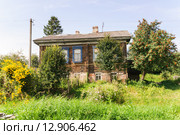 Старый жилой дом в Мышкине (2015 год). Редакционное фото, фотограф Алёшина Оксана / Фотобанк Лори