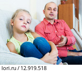 Dad giving instructions to girl. Стоковое фото, фотограф Яков Филимонов / Фотобанк Лори