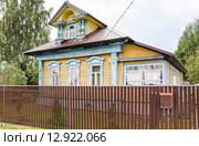 Старый жилой дом в Мышкине (2015 год). Редакционное фото, фотограф Алёшина Оксана / Фотобанк Лори