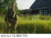Возвращение советского солдата домой. Стоковое фото, фотограф Дмитрий Черевко / Фотобанк Лори