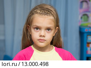 Расстроенная пятилетняя девочка с заплаканными глазами. Стоковое фото, фотограф Иванов Алексей / Фотобанк Лори