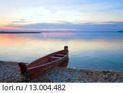 Sunset with boat near the summer lake shore. Стоковое фото, фотограф Юрий Брыкайло / Фотобанк Лори