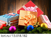 Colorful gift boxes and christmas tree. Стоковое фото, фотограф Z Jan / PantherMedia / Фотобанк Лори