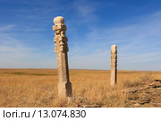 Древние каменные столбы. Стоковое фото, фотограф Sergey Yevstafyev / Фотобанк Лори