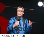 В Продюсерском центре Игоря Сандлера прошла пресс-конференция, посвящённая 50-летию легендарной группы Бари Алибасова «Интеграл». Руководитель московского Театра эстрады Геннадий Хазанов. (2015 год). Редакционное фото, фотограф Александр С. Курбатов / Фотобанк Лори