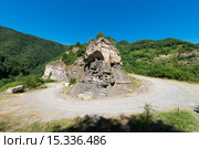 Горная дорога (серпантин) к Сентинскому храму в горах Карачаево-Черкесии. Стоковое фото, фотограф Алексей Бок / Фотобанк Лори