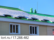 Снегозадержание на крыше. Стоковое фото, фотограф Анатолий Матвейчук / Фотобанк Лори