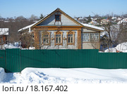 Деревянный дом в селе Рогачево, Дмитровский район Московской области (2013 год). Стоковое фото, фотограф Елена Коромыслова / Фотобанк Лори