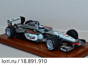 Масштабная модель фирмы Tamiya точная копия болида Формулы 1 масштаб 1:20 MCLAREN MP- 4/14 1999 года с фигуркой Мики Хаккинена. Редакционное фото, фотограф Svetlana Agaeva / Фотобанк Лори