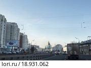 Москва, улица Сергия Радонежского и храм на Андроньевской площади (2015 год). Редакционное фото, фотограф Дмитрий Неумоин / Фотобанк Лори