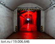 Коридор ведущий к объекту 820 РТБ, Балаклавский подземный музейный комплекс, Крым (2015 год). Редакционное фото, фотограф Вячеслав Палес / Фотобанк Лори