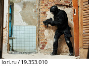 Military industry. Special forces or anti-terrorist police soldier. Стоковое фото, фотограф Дмитрий Калиновский / Фотобанк Лори