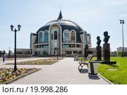 Город Тула. Здание Музея оружия весенним днём (2015 год). Редакционное фото, фотограф Игорь Низов / Фотобанк Лори
