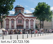 Церковь Параскевы Пятницы. Улица Диджёйи (Didzioji gatve), Вильнюс, Литва (2015 год). Редакционное фото, фотограф Николай Коржов / Фотобанк Лори