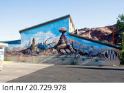 Граффити на стене в Моабе. штат Юта, США (2015 год). Редакционное фото, фотограф Ирина Кожемякина / Фотобанк Лори