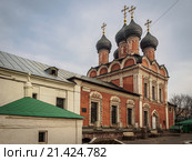 Высоко-Петровский мужской монастырь в Москве (2015 год). Стоковое фото, фотограф Михаил Широков / Фотобанк Лори