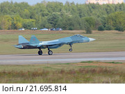 Международный авиационно-космический салон МАКС-2015. Перспективный авиационный комплекс фронтовой авиации ПАК ФА, Т-50 - многоцелевой истребитель пятого поколения. Редакционное фото, фотограф Игорь Долгов / Фотобанк Лори