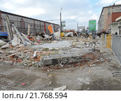 Масштабный снос незаконных торговых точек у метро "Сокол". Москва (2016 год). Редакционное фото, фотограф lana1501 / Фотобанк Лори